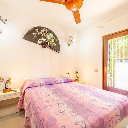 סאן תאודורו Iss Travel, Villa Fiorita - 800 M From La Cinta Beach מראה חיצוני תמונה