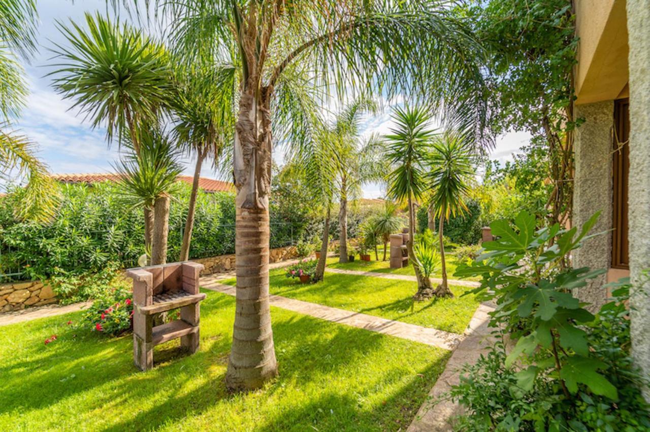 סאן תאודורו Iss Travel, Villa Fiorita - 800 M From La Cinta Beach מראה חיצוני תמונה