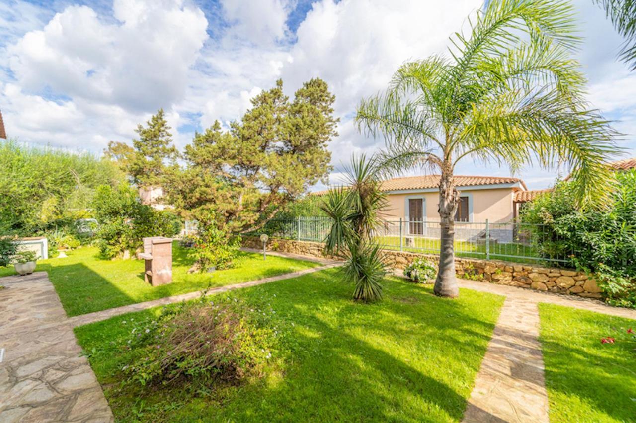סאן תאודורו Iss Travel, Villa Fiorita - 800 M From La Cinta Beach מראה חיצוני תמונה